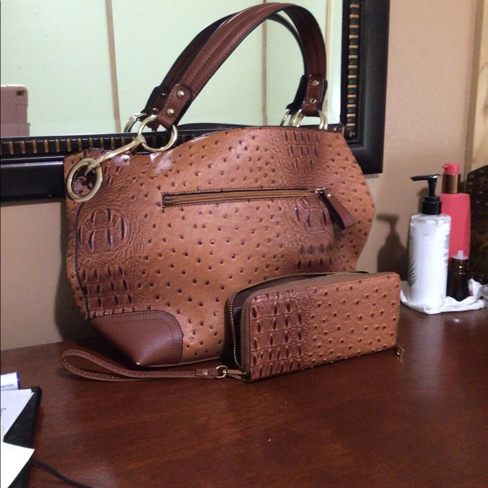 Faux Leather handbag & wallet ostrich design